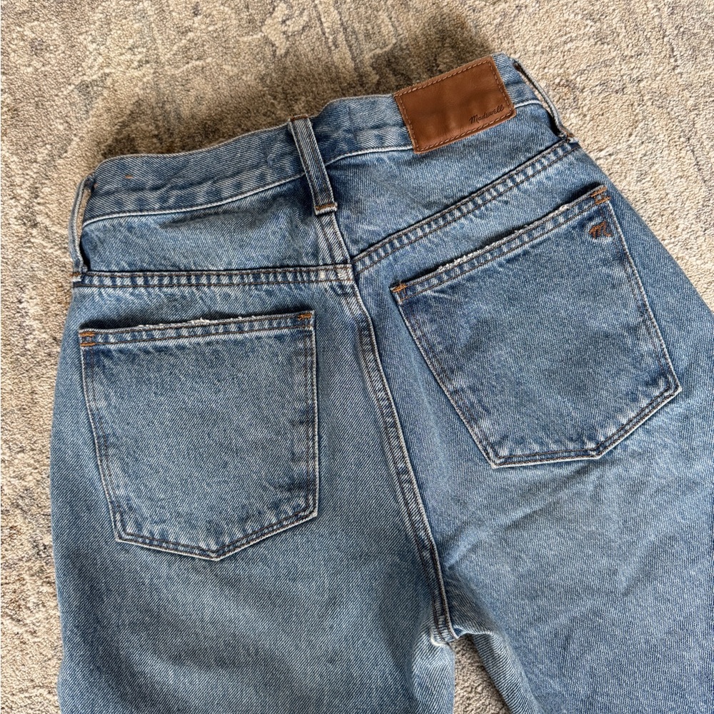 Madewell Classic Straight Jean - Picture 4 of 9